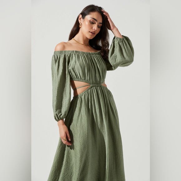 ASTR the Label Cassian Cut Off Shoulder Midi Dress - Picture 2 of 5